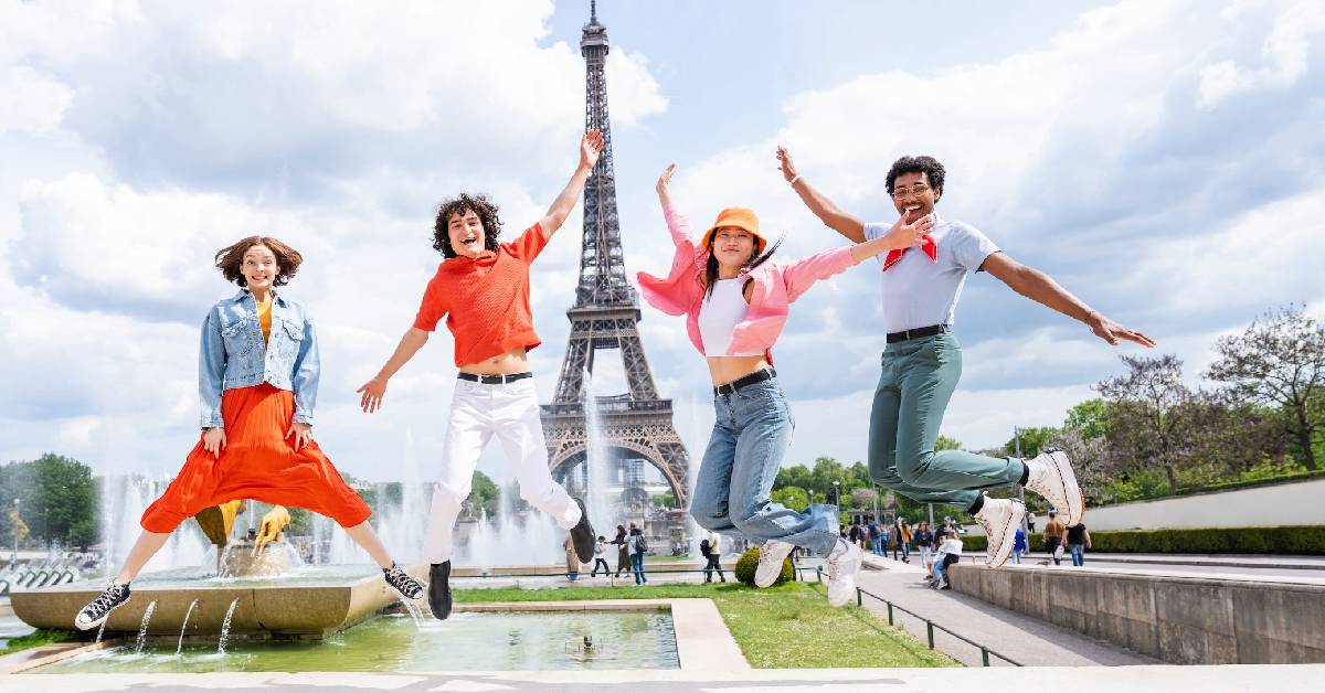 เทรนด์ GenY-GenZ ทุ่มเปย์ทริปแก้เครียด-ฮีลใจ ‘Klook’ ชวนค้นหาตัวเองผ่านการเดินทาง