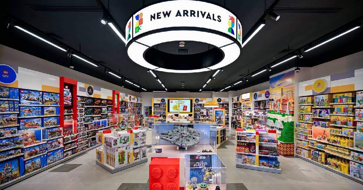 เลโก้ เปิด ‘LEGO® Certified Store’ สยามพารากอน โชว์ตัวต่อ ‘วัดพระแก้ว’ 1.5 แสนชิ้น