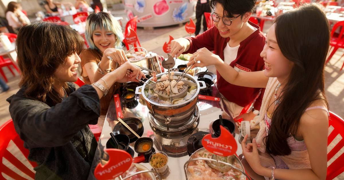 Tinder เจออินไซต์เทรนด์ Gen Z  ชวน ‘เดทยกแก๊ง’ มากกว่าเจอกันตัวต่อตัว