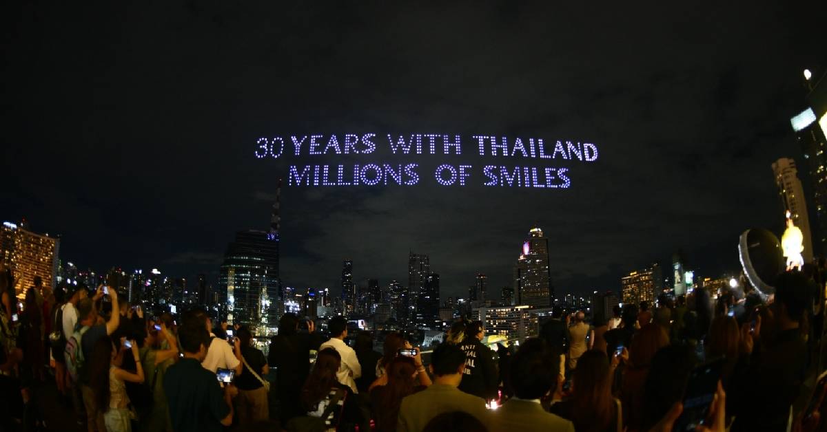 วัตสัน ฉลองครบรอบ 30 ปีกลางเจ้าพระยา ขนทัพโดรนแปรอักษรเนรมิตท้องฟ้า